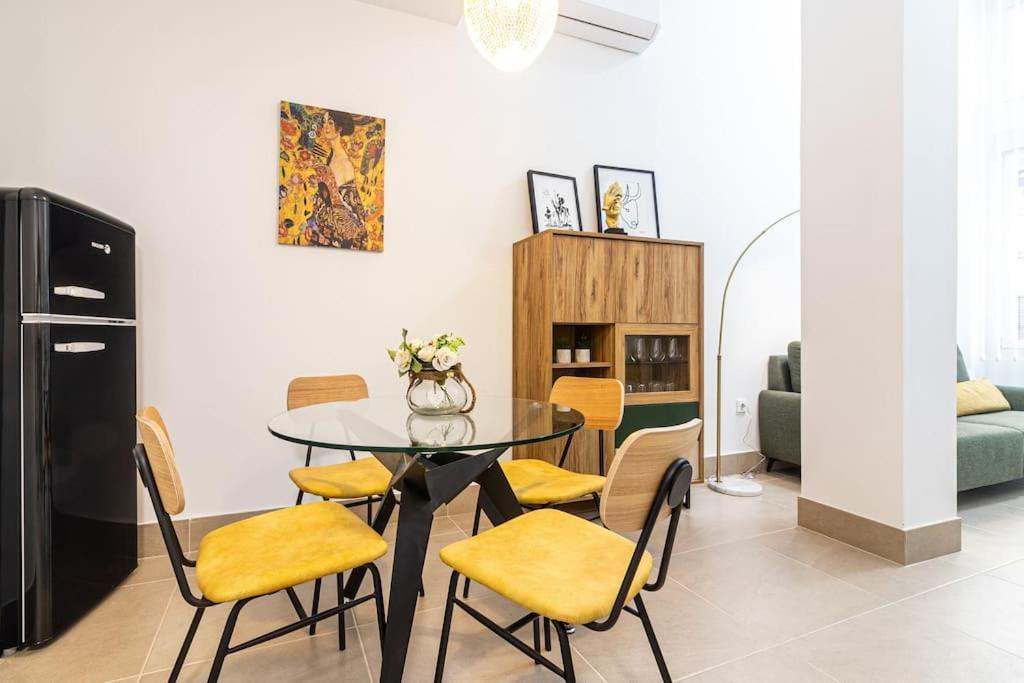 Ayala Freshapartments マラガ エクステリア 写真